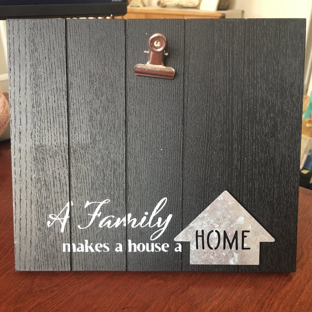 "A Family Makes A Home" Clip Picture Frame - NWT